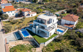 Stunning Apartment In Murter With House Sea View